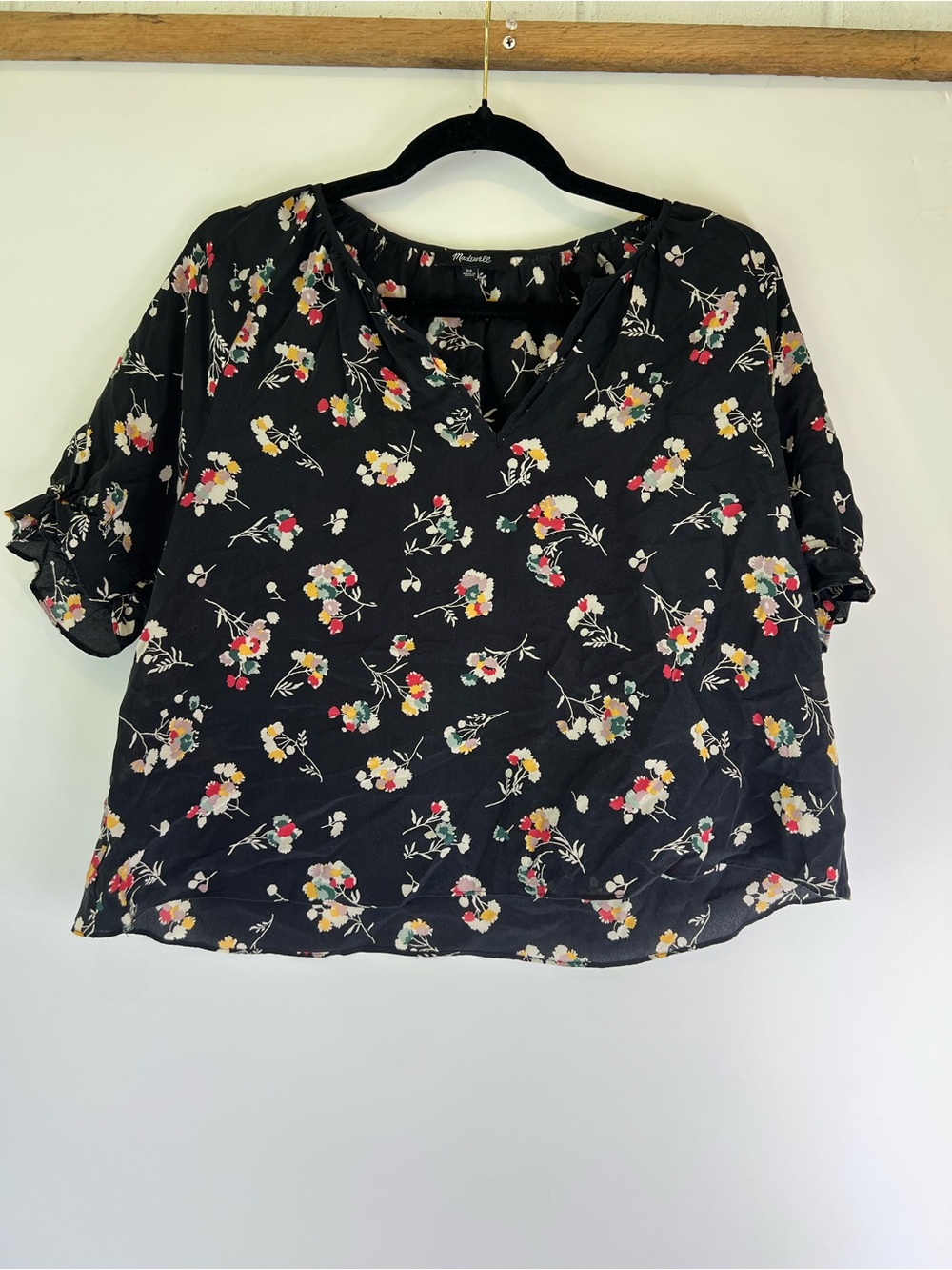 Madewell Black Floral V-Neck Short Sleeve 100% Silk Blouse XS Cottage Romantic